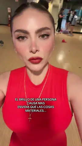 Tenlo en cuenta, comienzan a imitar tu vestimenta, tu peinado, alejarte de amigos. 