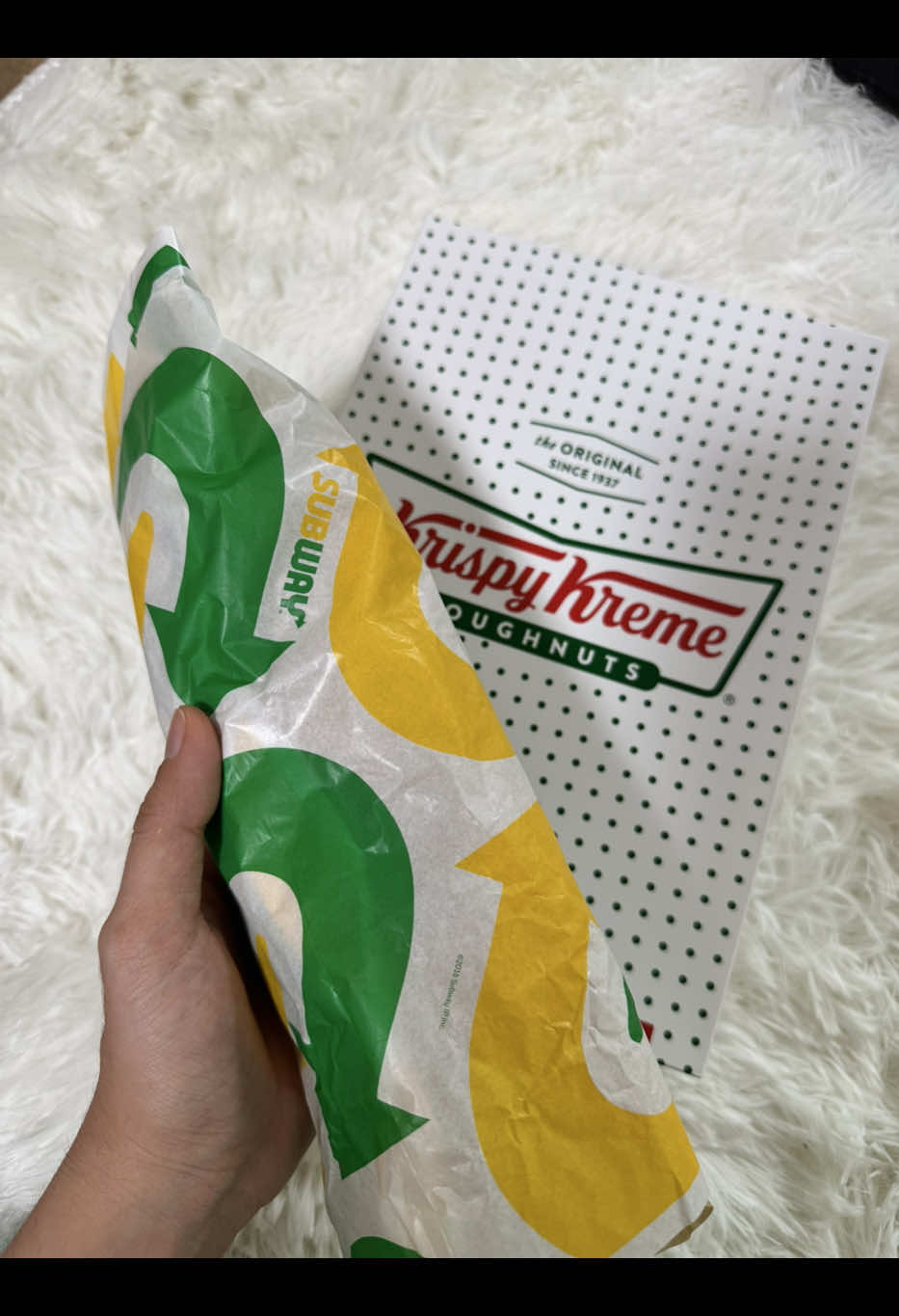 Iba yung happiness!!! 😍😍 after 3 months of cravings napagtagumpayan ko ung #subway 😊😊 may bonus pang #krispykreme only living in 田舎 knows 😅😅 #fingerlickinggood😋 #cravingsatisfied #nomakeup 