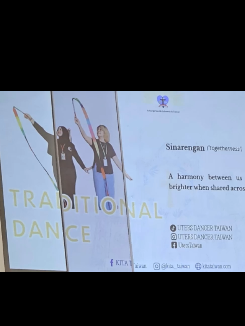 Toleransi itu dasarnya bukan semua agama sama. Tapi, pemeluk setiap agama menghormati pemeluk agama lain yang meyakini kebenaran agamanya masing-masing