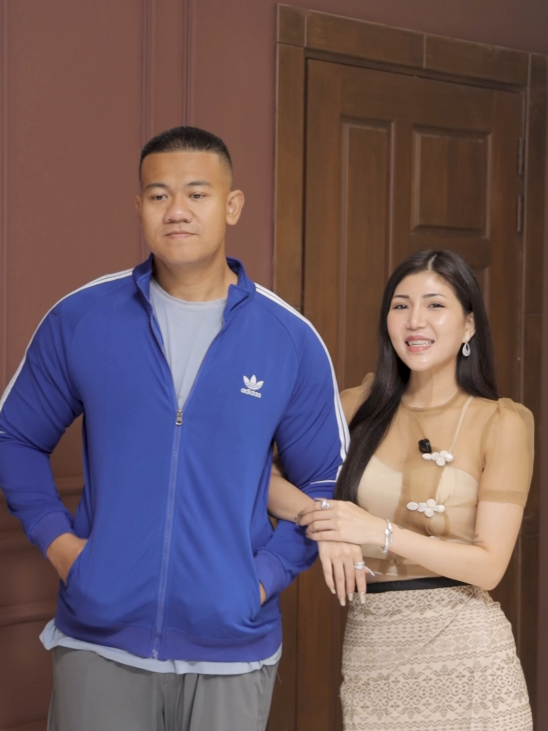 ယောက္ခမနဲ့တွေ့ဖို့ ကြိုတင်ပြင်ဆင်မူ 😁 #HANNA #Konyan #Longyivillage #rating