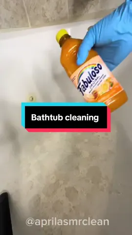 Clean my bathtub with me #cleaningtips #CleanTok #scrubbingasmr #bathtubclean #bathroom 