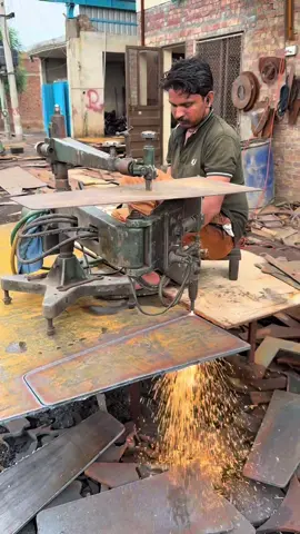 22 Wheeler Truck Parts Making With Plasma Gas Cutter #london #uktiktok #foryoupage❤️❤️ #trendingvideo #fyppppppppppppppppppppppp 