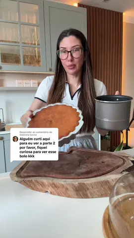 Respondendo a @Gabriela Garcia  Calda de maracujá :  2 polpas de dois maracujás  1/2 xícara de açúcar  Levar ao fogo até engrossar  Receita bolo e pudim um vídeo anterior 