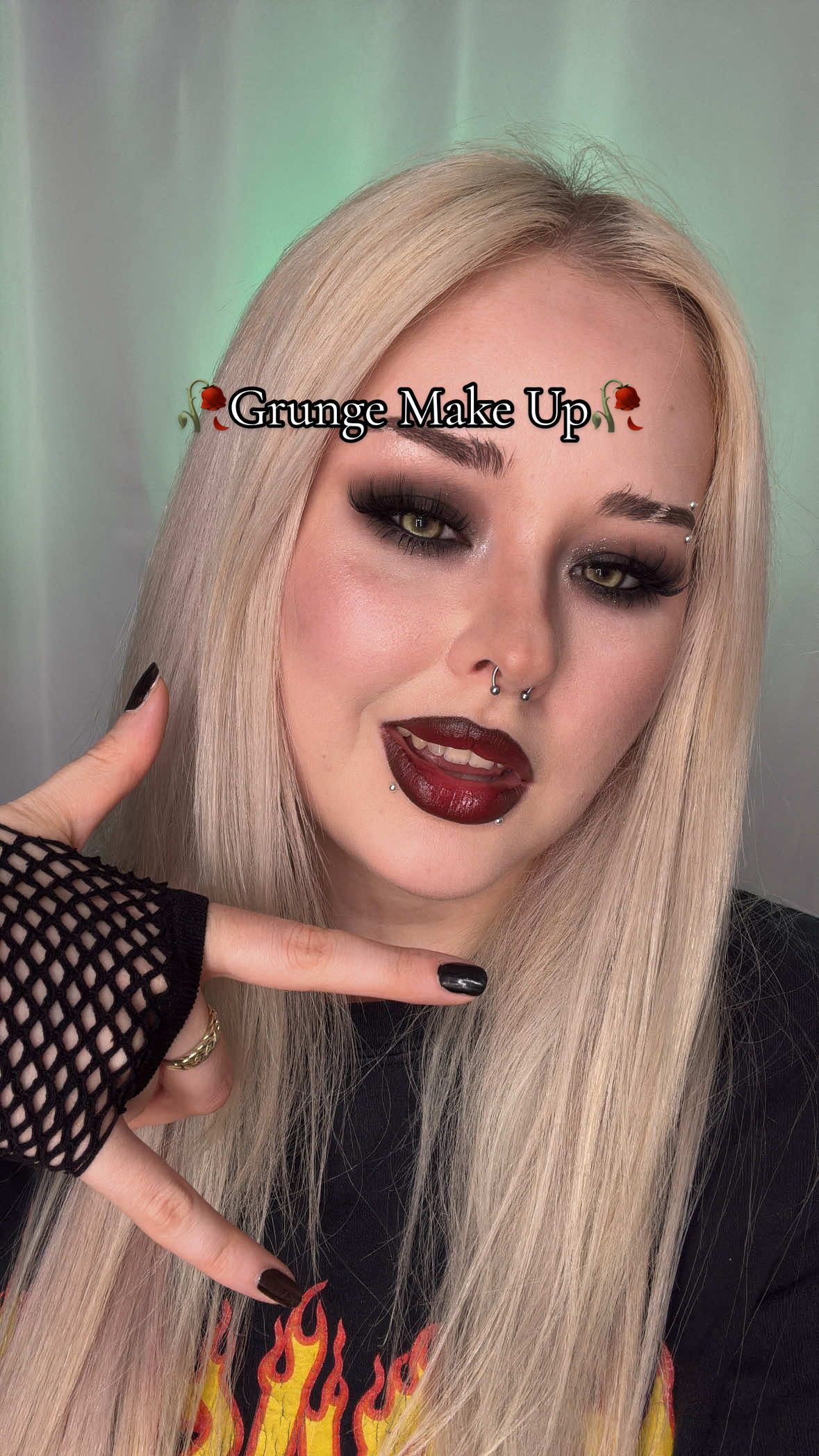 Antwort auf @₳₭ɄJł Grunge Make Up ist wie für mich gemacht🥀 Ich war damals so obsessed mit dem Grunge Style, ich lief rum wie ne wandelnde Tumblr Website hahaha🖤 Wie findet ihr den Look? PS: Das Thrasher Shirt ist 10 Jahre alt ❤️‍🔥  Welchen Look soll ich als Nächstes schminken? ✨ #grunge #grungeaesthetic #grungemakeup #grungegirl #grungestyle 