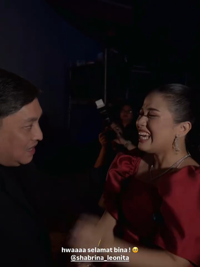 shabrina leanor terharu bisa ada di konser yovie Widianto #shabrinaleanor #yoviewidianto 