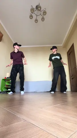 Beat this sound 😎🎵 #viral #fyp #twins #dance 