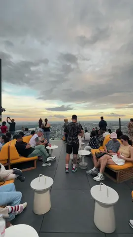 “360° ของกรุงเทพ งดงามทุกมุมมอง” #MahanakhonSkywalk #BangkokView #มหานคร #SkyWalk #BangkokCity 