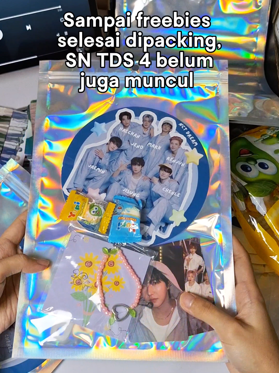 Sampai bertemu di TDS 4 Day 1 teman-teman, semoga ada yang mau menerima freebies pertama kali ini 💛✨️ #nctdream #nct #tds4 #thedreamshow4 #kpop 