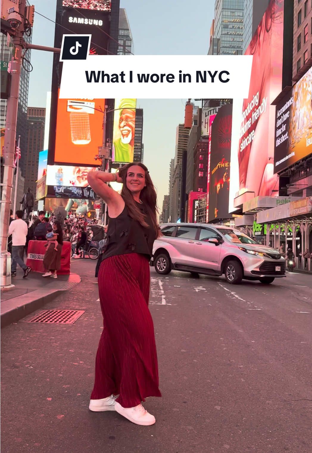 I used to dress to hide my body… as if I could actually do that. 🙈 To me, the goal was never to stand out, but also never to look bigger than I was. I wanted to be unnoticeable, or at least to blend in, because I didn’t want to draw more attention to myself than I felt my bigger body already did. Now, people tell me I should dress to “show off my body.” But style isn’t about that for me. I don’t want to dress to hide my body. I don’t want to dress to show off my body. I don’t want to dress to look smaller. I don’t even want to dress to “flatter” my figure. I don’t want my style to be about my body at all. I just want to dress in what I love. What feels cute, comfortable and true to how I feel. Style isn’t about changing your body to fit a certain shape or chasing attention. It’s about expressing yourself. 💃🏻 It’s not about blending in or standing out for others, it’s about embracing your identity and letting your confidence shine by being yourself no matter what you’re wearing. It was such a joy to walk around the city with my bare arms out and my scars fully visible. Most of the time I forgot they were even there until I noticed someone’s eyes lingering on them. I didn’t feel the need to hide them at all. I felt free. I felt confident. I felt like me. 🥰 It’s hard to believe I’m already so used to being sleeveless, after nearly two decades of only showing my forearms. To me, that proves my point: I’m no longer dressing to hide or to appear a certain way. I’m just dressing for me, for the first time in my life. 🙌🏻 And apparently I love vests and high waisted, wide leg pants. 🤷🏻‍♀️😂 So, tell me… which one of my NYC outfits is your personal favorite?? 👗👚🧣