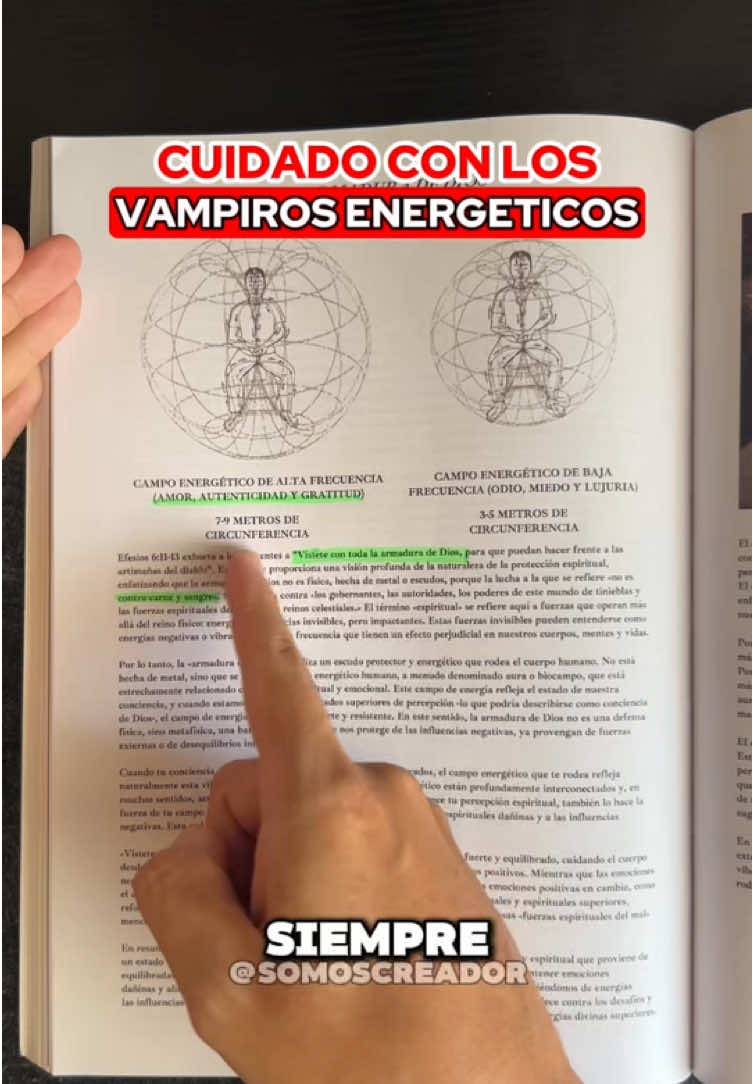 🛑 Las personas pueden robarte energía… Cada vez que te encuentras con alguien, tus energías buscan equilibrarse. 👉 Si tu frecuencia está alta y la suya baja, la tuya disminuye y la de esa persona sube. Por eso es vital cuidar con quién te rodeas. ⚠️ Sus pensamientos, creencias y emociones pueden impregnarse en ti… incluso infectarte. Lo que ves como “campo electromagnético” es más que energía: es la manifestación externa de tu conciencia. Ahí está todo: tus miedos, tus traumas, tus emociones y tu poder. 🌌 Cuando entiendes esto, dejas de exponer tu aura al azar y comienzas a proteger tu energía como lo más valioso que tienes. Si quieres el info que se presenta en el video accede al link de mi perfil o escribeme al privado. #energia #vibraralto #vampirosenergeticos #frecuencia #despertarespiritual 