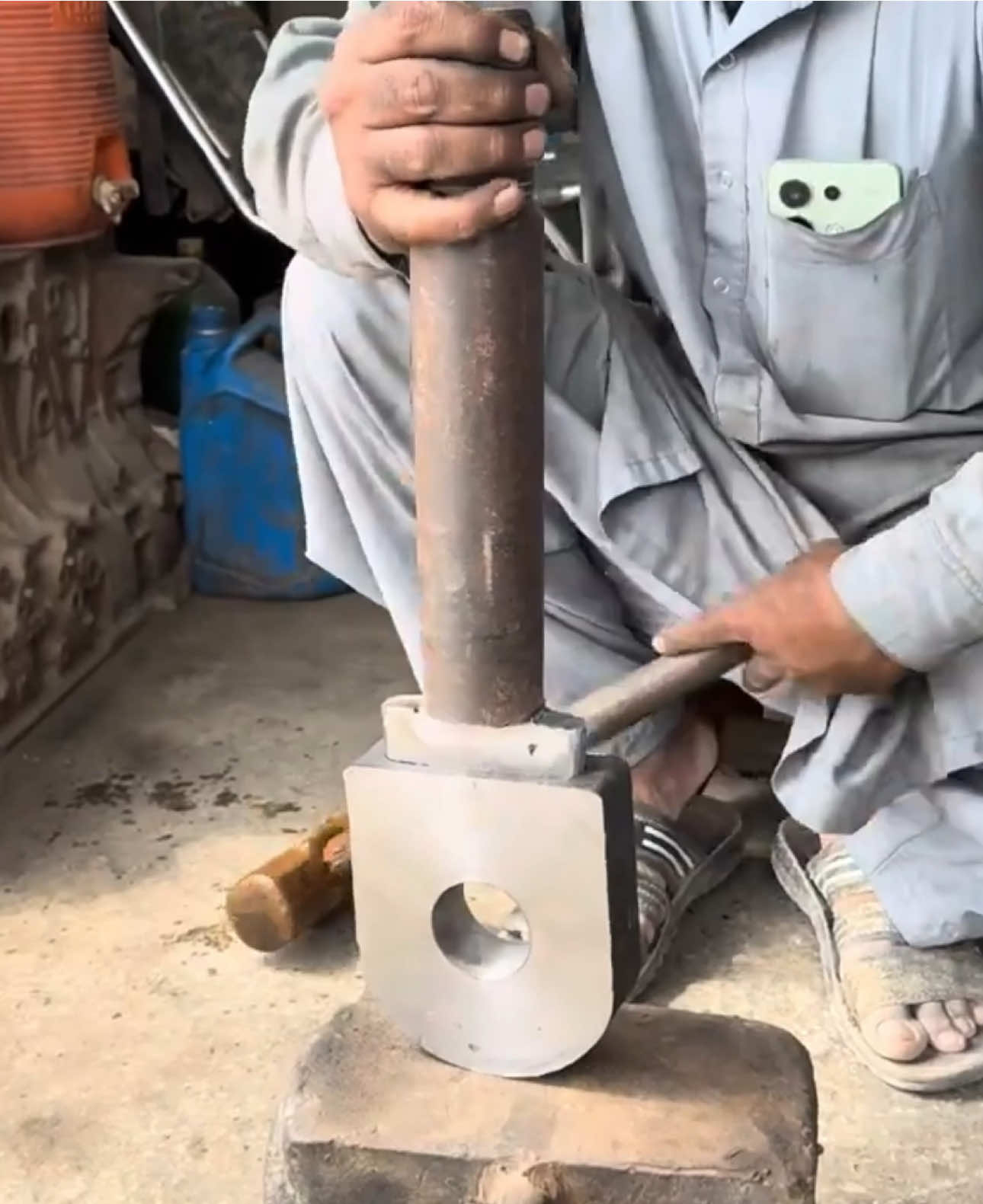 A Broken Tractor Trolley Long HOOK Repairing Process.. #BrokenTrolleyHook #Repairingprocess #foryoupageofficiall #Foryoupage