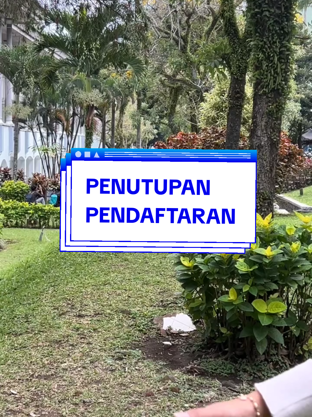 OMAIGATTTT, UDAH PENUTUPAN PENDAFTARAN RETORIKA FEST😱😱😱 Jujur rugi sih kalau kalian ga buruan daftarrrr Ayo tunggu apalagi, gass daftar sekarang juga!!!  LOMBANYA ONLINE YA GUYSS SE-NASIONALL. Ada news anchor dan podcast. ____________________________________________ Official Account of BSO DIALOGIKA RETORIK part of HMPS MPI UIN MALANG Instagram: bso_dialogikaretorik TikTok: bso_drcreative YouTube: BSO Dialogika Retorik Email: bsodialogikaretorik.mpi@gmail.com #fyp #publicspeaking #lombapodcast #lombanewsanchor #infolomba 