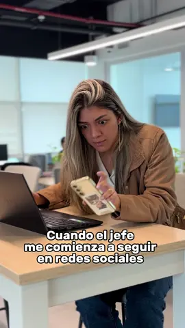 Tenemos que admitir que eso es lo que hacemos en el trabajo sieeeempreee 😂😂 jefecito de verdad que sí 😂👌 . . . . #trend #oficina #humor #empleo #empleados