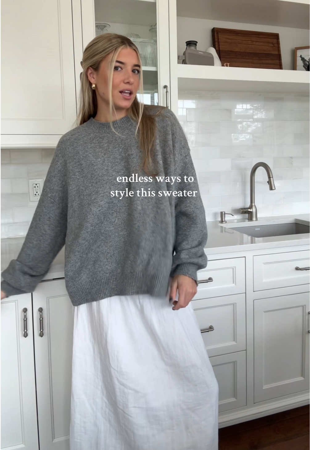 the easiest sweater to style!! 👼🏼 perfectly slouchy! size large #sweater #falloutfits #falltransitionoutfit 