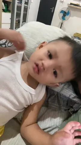 Kalo belum jam 2 mlm belum bobok si Dedek🥰🥰🥰 selalu ngajakin begadang mlm #gemoy #lucuviral #adekAlzam 