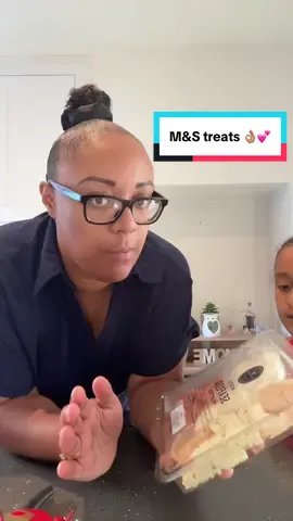 Can’t cope with the “mmmmmmmm” 😂🤦🏽‍♀️ #fyp #fypviralシ #tastetest #marksandspencer #FoodTok 