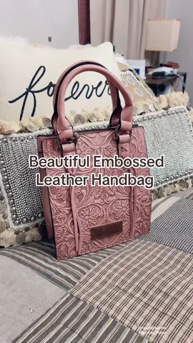 Gorgeous Embossed Leather Handbag #wrangler #wranglerpurse #leathercraft #leatherbag #creatorpicks 