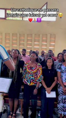 Bon dimanche dans vos familles ❤️🙏🏽.#choeurdesanges🙌♥️♥️♥️♥️♥️ #chantcatholique✝️ #pourtoii #rdcongo🇨🇩 #flypシ 