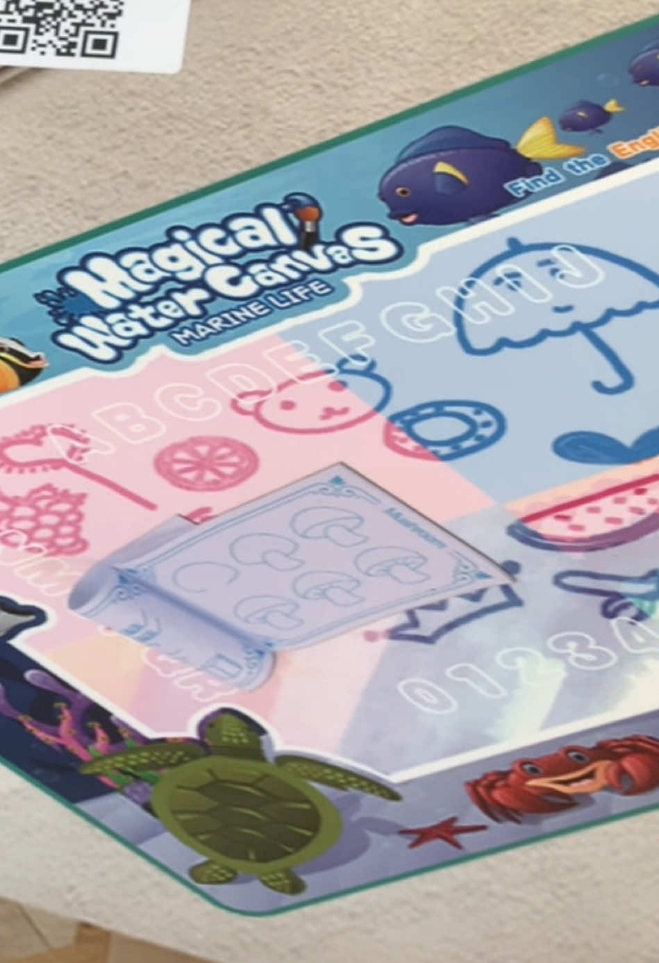 🎁 O presente perfeito para o Dia das Crianças! O Tapete Mágico de Desenho é reutilizável, seguro e não faz sujeira. Basta usar água e a mágica acontece ✨ ✅ Diversão sem limites ✅ Estimula a criatividade ✅ Sem manchas na roupa ou móveis 👉 Garanta já o seu e surpreenda os pequenos! #TapeteMagico #DiaDasCrianças #PresenteInfantil #BrincadeiraEducativa #DiversãoSemBagunça 