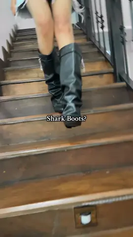 These Boots >> #foldoverboots #sharkboots #fallfashion #partyboots #cynllio 