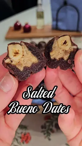 ✨️🌊 Salted Bueno Dates 🍫🌰 ~~Ingredients:~~ ★ 85 g butter ★ 140 g kadayif (shredded phyllo) ★ 50 g chopped hazelnuts ★ 130 g cashew butter ★ 100 g white chocolate ★ 150 g dark chocolate (70%) ★ ~43 Medjool dates (depends on size) ★ ~43 roasted whole hazelnuts (depends on how many dates you have) ★ Flaky sea salt ~~Steps:~~ 1️⃣ In a pan, melt the butter and roast the kadayif with chopped hazelnuts until golden brown. 2️⃣ Transfer to a heatproof bowl. While still hot, stir in cashew butter and white chocolate until smooth and creamy. 3️⃣ Slice the dates lengthwise, remove the pits, and fill each one with about 1 tsp of the cream. Place a roasted hazelnut on top of the filling and press it in halfway so it peeks out. 4️⃣ Dip each stuffed date halfway into melted dark chocolate and finish with a sprinkle of flaky sea salt. Trust me – this makes all the difference! 🌊✨ Enjoy! ♥︎ #Recipe #fyp #chocolate  #filleddates #dessert 