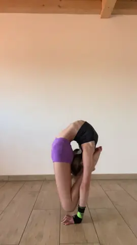 Just a little twist. 🌀💕 #contortion #contortionist #flexibility #handstand #goviral