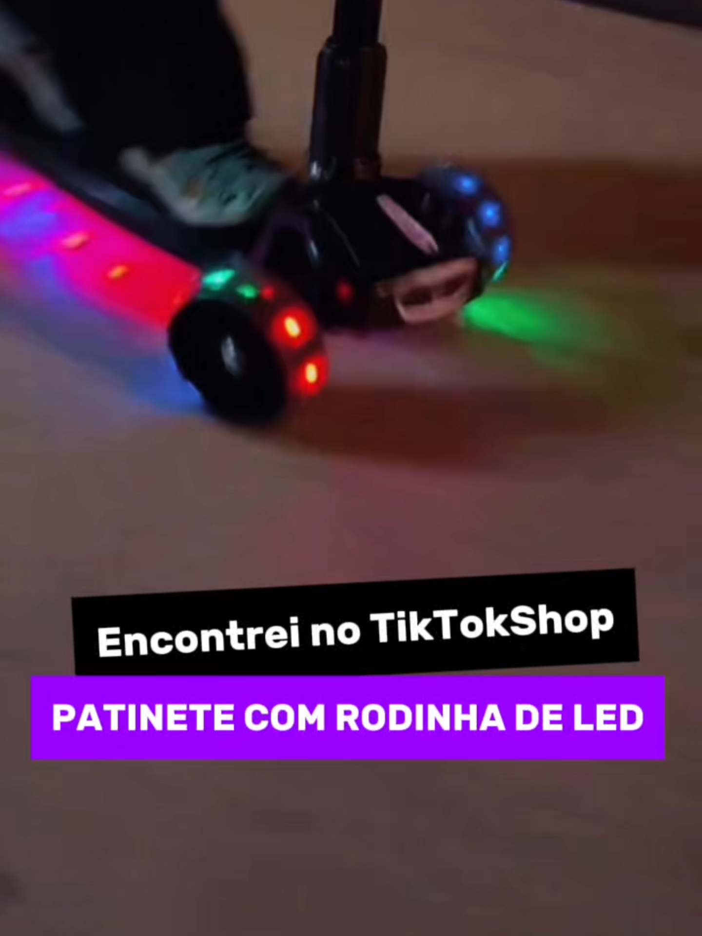 A diversão agora tem 3x mais brilho! Com o nosso patinete de 3 rodinhas com LED, a aventura do seu filho fica mais segura e muito mais colorida. Ideal para as tardes no parque ou para deslizar pela vizinhança! Garanta essa diversão agora! Clique no carrinho laranja e deixe a imaginação deles voar! #tiktokshop #diadascrianças #patineteled