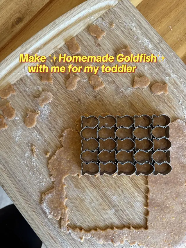 Tested these homemade goldfish for my toddler and she’s obsessed! This was lowkey very therapeutic but only because my mom helped watch my daughter while I did it 🤣🤣 #toddlersnacks #toddlermeals #toddlertok #firsttimemom #toddlerlife 