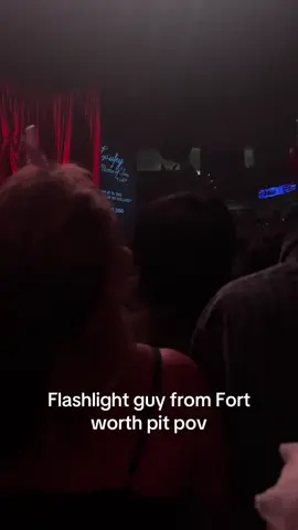 Also so to the flashlight guy that hyped everyone up at @laufey's concert! #laufey #amatteroftimetour #viral #amatteroftime 