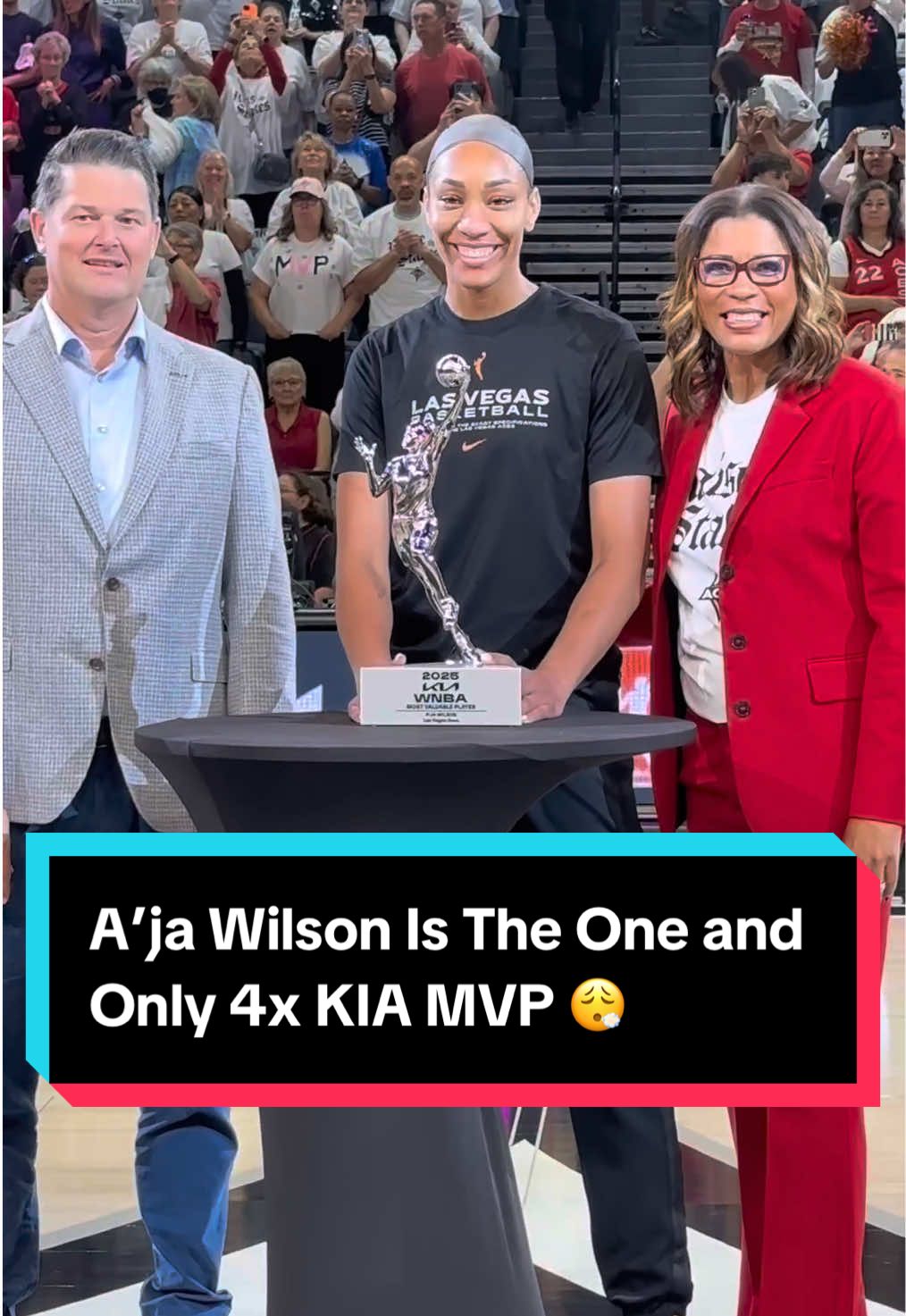 Give A'ja Wilson all the flowers 💐 She is honored before the game against the Fever for becoming the 2025 @Kia America MVP A’ja is just the second player to win back-to-back MVPs, the first was Cynthia Cooper-Dyke  #KiaMVP