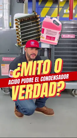 💡 ¿Los químicos dañan el condensador? Muchos dicen que lo pudren… ¿mito o verdad? 👀 🔧 Realidad: 	•	El condensador está hecho de cobre y aluminio. 	•	La grasa y suciedad no se quitan solo con agua. 	•	Para eso existen químicos formulados para HVACR (seguros para condensadores cobre-aluminio). ⚠️ Pero cuidado: en microchannel de aluminio, solo agua. 👉 Usados mal = daño. 👉 Usados bien (máx. 2 veces al año) = más vida útil para tu sistema. 💰 Un condensador tapado sube presión, amperaje y puede matar al compresor. Ejemplo real: cambiar un condensador de 20 toneladas costó $12,500 😱 por falta de mantenimiento. ✅ Moraleja: el mantenimiento preventivo siempre es más barato que una reparación mayor. #HVAC #Refrigeración #AireAcondicionado #ACRepair #HVACTech       