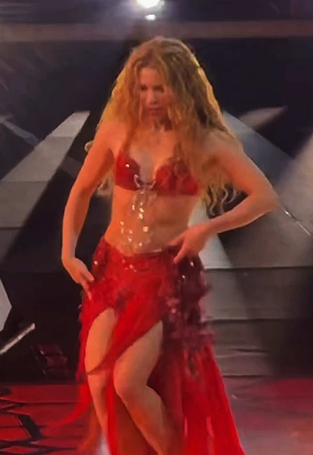 Shakira Dance Moves / Belly Dance 2025 “Ojos Así”  #shakira #lmynlworldtour 