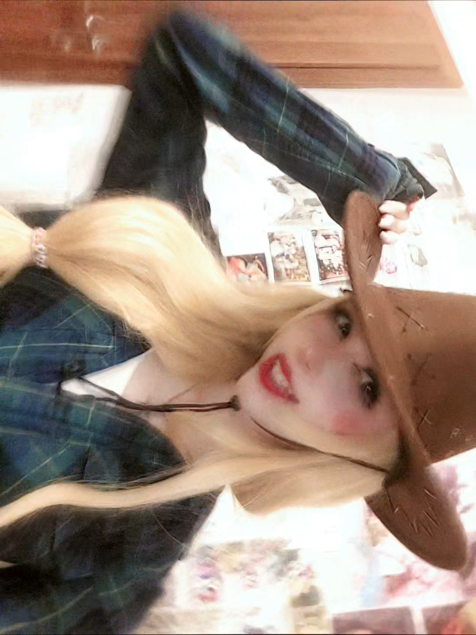one of my favs cosplays🤞😓wanna have more cosplayers mooties hmu #wlw #fyp #applejack #mlp  #cosplay applejack cosplay 🥀