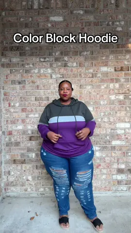 #plussizehoodie #plussizefashion #pulloversweatshirt 