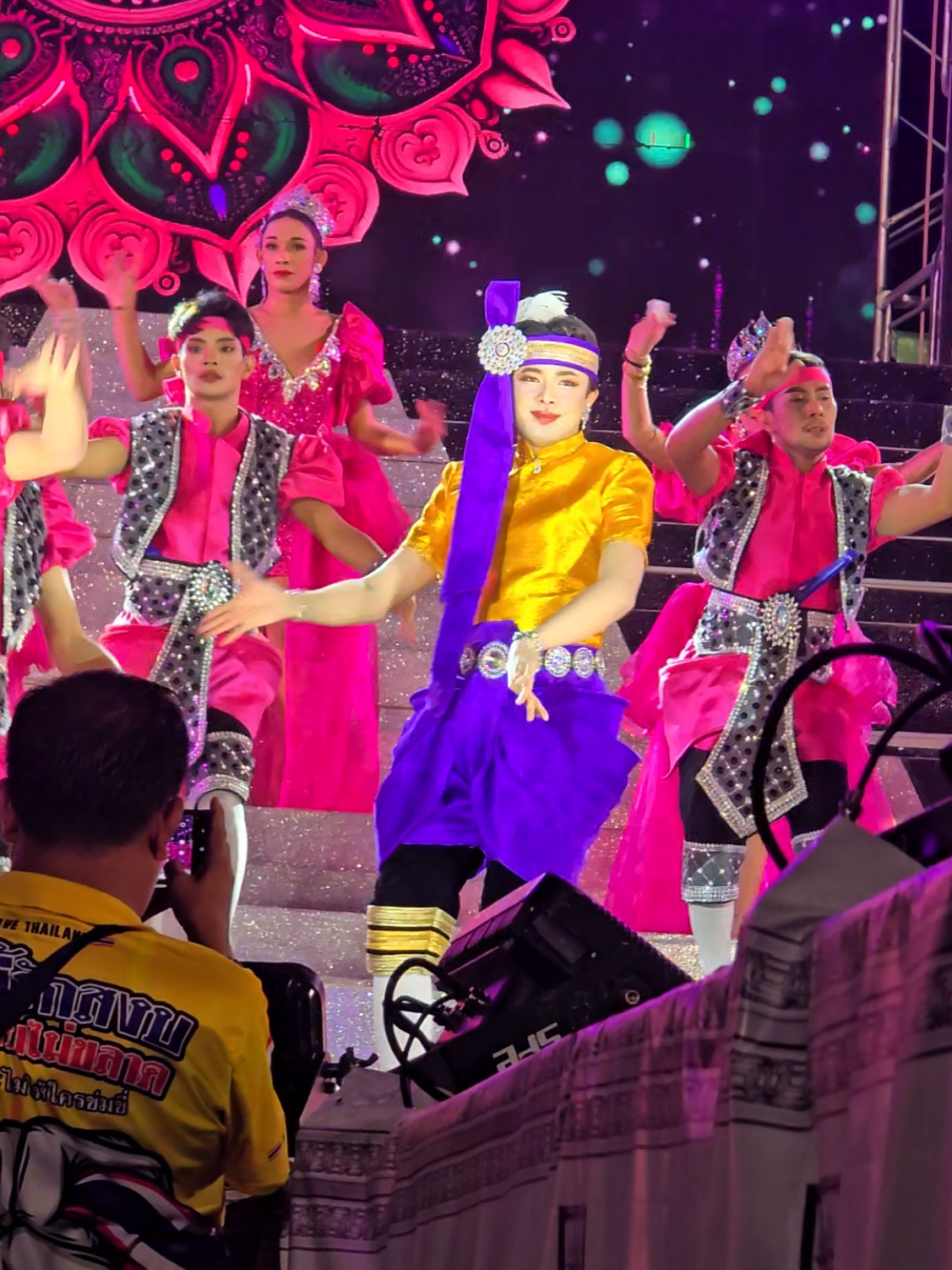 เลิฟเด้อ   ได้เจอตัวจริงซักที  #อ๊อฟสุรพล #สาวน้อยเพชรบ้านแพง #งานแข่งเรืออำเภอกมลาไสยจัฃหวัดกาฬสินธุ์