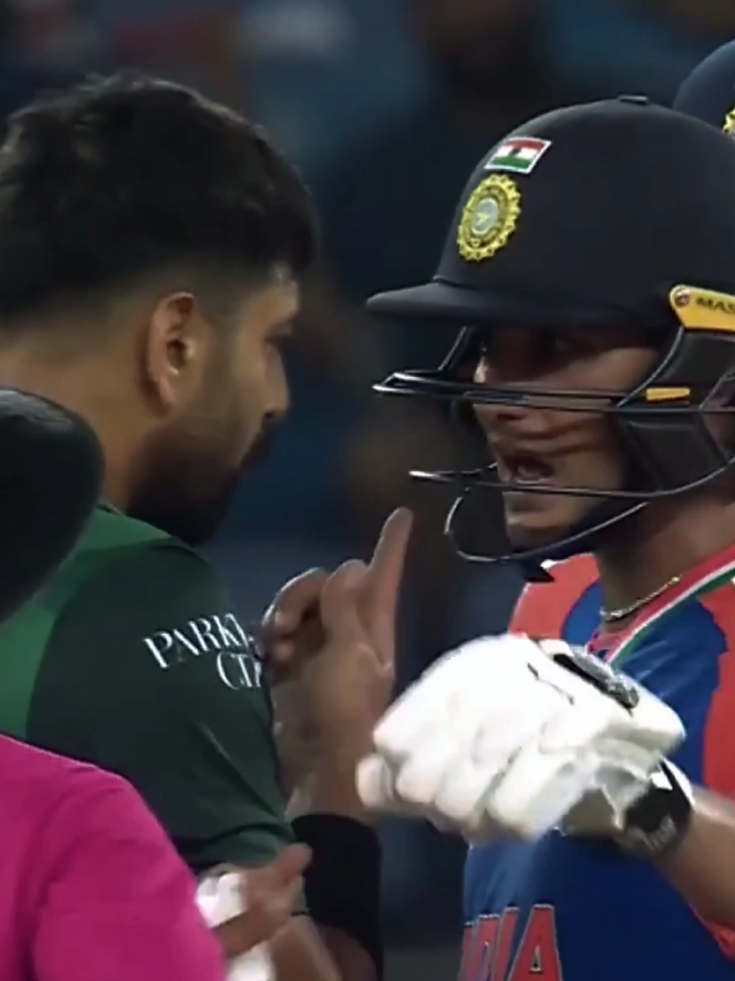 Haris Rauf vs Abhishek Sharma Big Fight😂 5 injured and 7 died😁 #asiacup #pakvsind #harisrauf #supportme #unfreezemyacount 