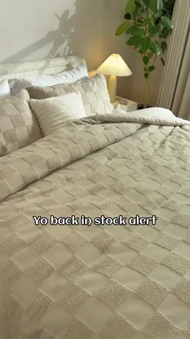 Dream in Checkers: Soft, Snug, Perfect 🤍🌜💤 #CozyVibes #HomeDecor #FallFreshness #GetReadyforFashionWeek #TikTokShopRestock