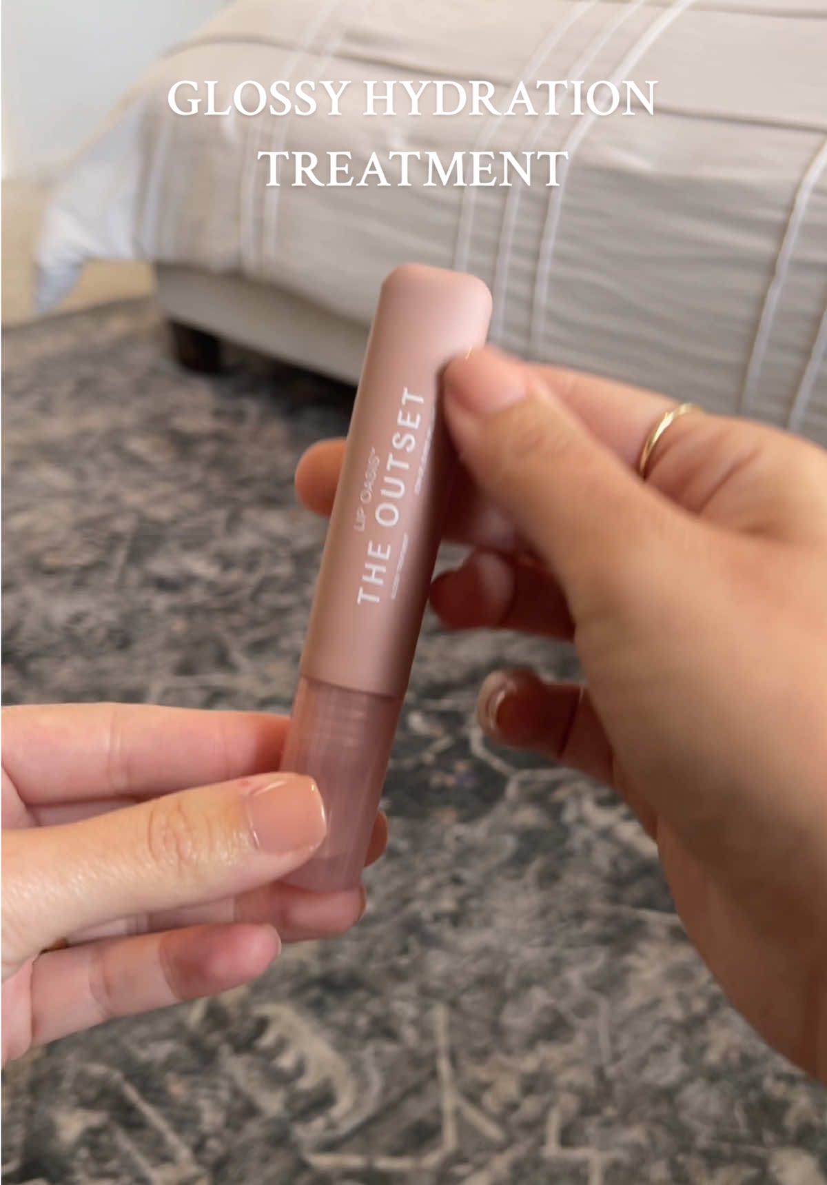 #theoutset #liphydration #lipgloss #glossyhydration #lotd 