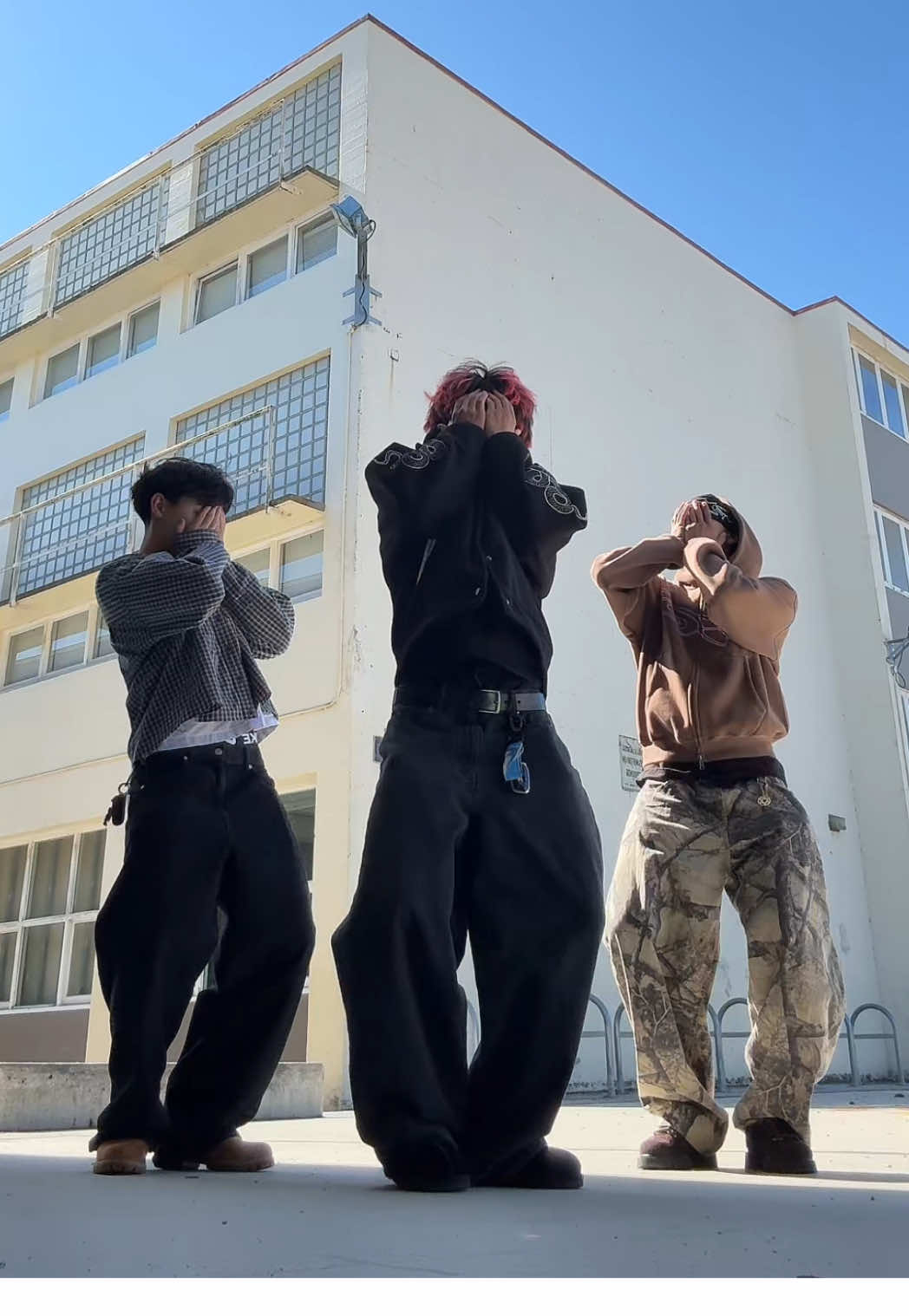 Run to me confess 🤷🏽‍♂️ @Ryan @Romy DC: @Temi🇬🇧 #trio #dance #vancouver 