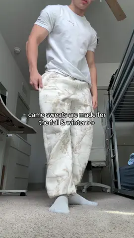 Camo sweats szn >> (wearing the white oak color) #sweats #camo #comfrt #fall #camosweats 
