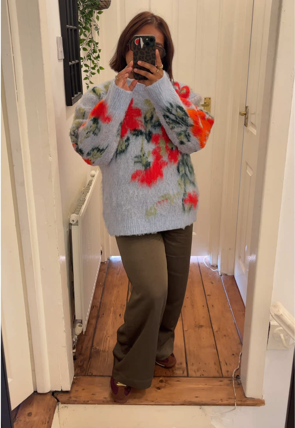 @GemmaAdby posted with this jumper on only 4 days ago and I HAD to have it! 😍 The way I ran to @asos to order it for next day delivery and wore it the second I received it 😅  It’s a nice thick jumper perfect for autumn/winter and the colours are just 😍 - the fibres shed LOADS but that’s everyone else’s problem! 😂  #asos #asosjumper #winterjumpers #jumpers #fyp 