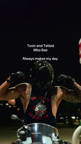 Yes bae I got you Starbucks. Cmhere 🖤 #tattedwomen #toxica #goviral #fyp 