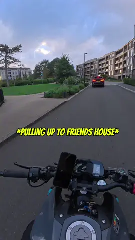 Not every day that happens 😂 #BikeLife #KindnessOnTheRoad #BMWVibes #PositiveRider #twowheellife 