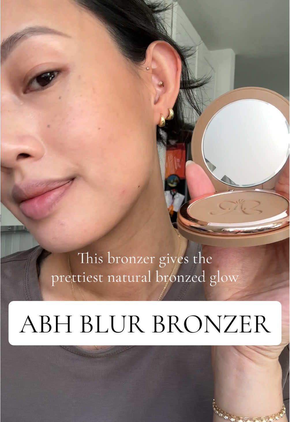 Wearing Golden Beach Glow #anatasiabeverlyhills #abhbronzer #smoothblurbronzer #goldenbeachglow #bronzer  