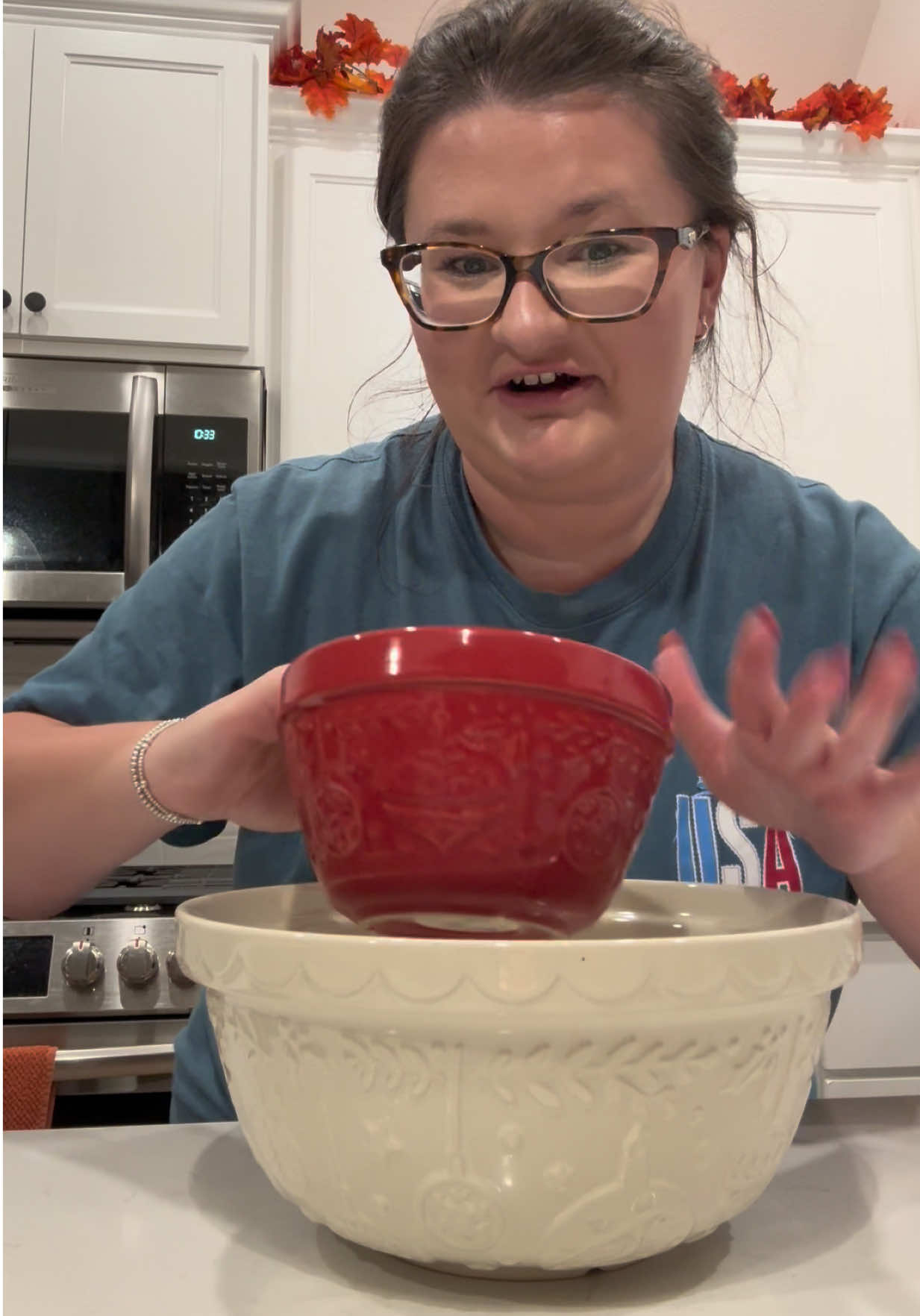 @Masoncashuk Christmas bowls?! ARE you kidding me?! I’m so excited! These are SO pretty! @Everything Kitchens #christmas #kitchen #kitchengadgets #christmasbaking #baking 