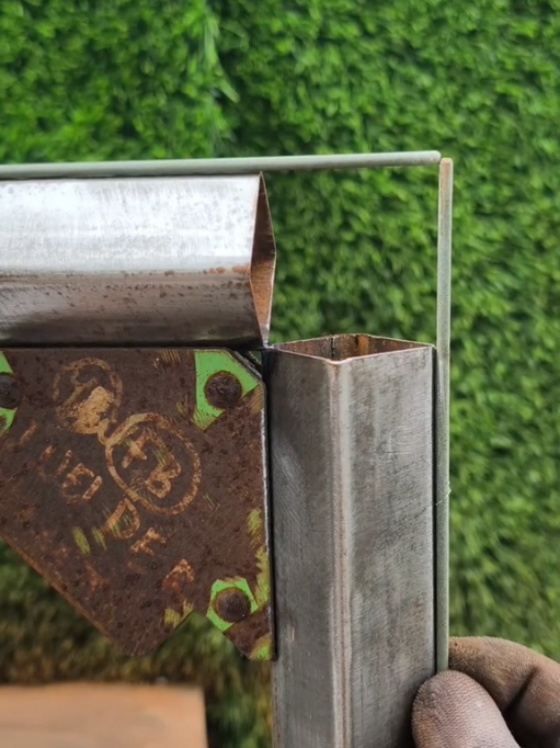 New discovery of 90° diagonal metal cutting trick that is not widely known.  #welding #metalwork #fabrication #cuttingskills #tipsandtricks 