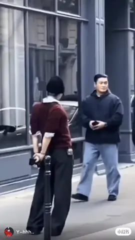 Dạo phố ở Paris #GD #kwonjiyong #dragon #paris #xuhuong 