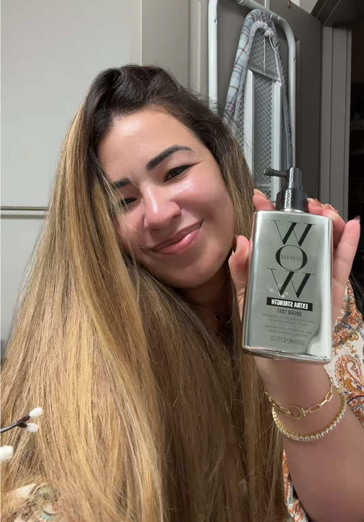 Respuesta a @Maria Julia Garcia 💆‍♀️✨ “¿Frizz? Nunca más. Con este tratamiento tu cabello queda liso, brillante y protegido como de peluquería por días.” #DreamCoat #FrizzFree #GlossyHair #ColorWow #HairCareMustHave ✨54121381948✨519_7148✨ ✨8888✨🙏🏻