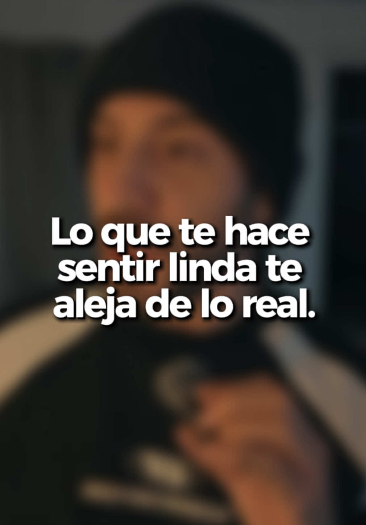 Estas artrapada en un circulo vicioso, los hombres tienen de vos lo que necesitan a cambio de validación efímera…  . Esa validación que te hace sentir “querida” por un rato te aleja cada vez mas y mas de la libertad.  . Cuantos likes necesitar para sentirte bien? Y sin esos likes… como estas?  . Pensalo 🗿👍🏽 . #reflexionesdelavida #Verdades #mujeres #desarrollopersonal #factos 