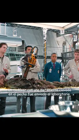 Un barco de basura saca un “ámbar humanoide” #peliculas 